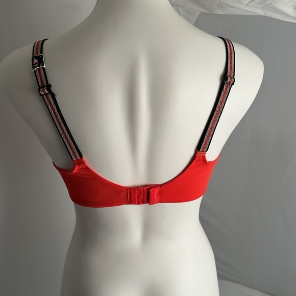 Victoria’s Secret Lightly Lined Full Coverage Convertible T-Shirt bra red black - Picture 4 of 7